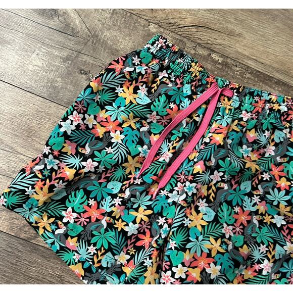 Chubbies The Bloomerangs XS 5.5” Inseam Black Floral Classic Swim Trunk - Picture 5 of 9